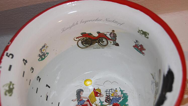 Kindernachttopf mit Pinkel-Maßen. Fuchs