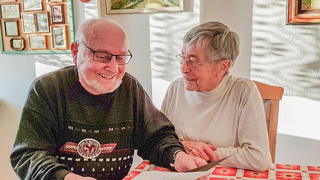 "Wir leben, wo andere Leute Urlaub machen", sagt Klaus-Dieter Lange. Als Jugendliche flohen er und seine sp&auml;tere Frau Dora vor 74 Jahren aus Niederschlesien nach Forchheim.  Foto: Ekkehard Roepert