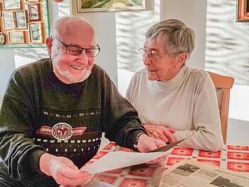 "Wir leben, wo andere Leute Urlaub machen", sagt Klaus-Dieter Lange. Als Jugendliche flohen er und seine spätere Frau Dora vor 74 Jahren aus Niederschlesien nach Forchheim.  Foto: Ekkehard Roepert
