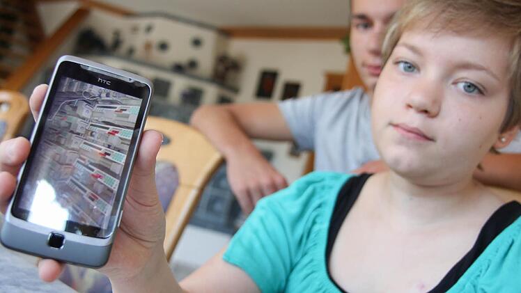 Auf ihrem Smartphone hat Anja Stationen ihres Klinik-Aufenthaltes bei der Knochenmarkstransplantation dokumentiert, hier die Vielzahl der Infusionen, die sie auf einmal  bekommen hat.Weitere Fotos unter der Datei anja* von Michael Gründel gemacht