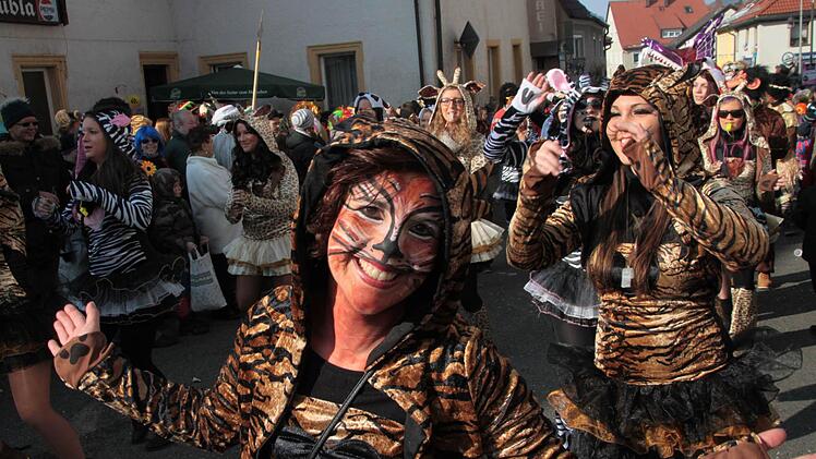 Marktplatztreiben in Stadtsteinach. Foto: Jürgen Gärtner