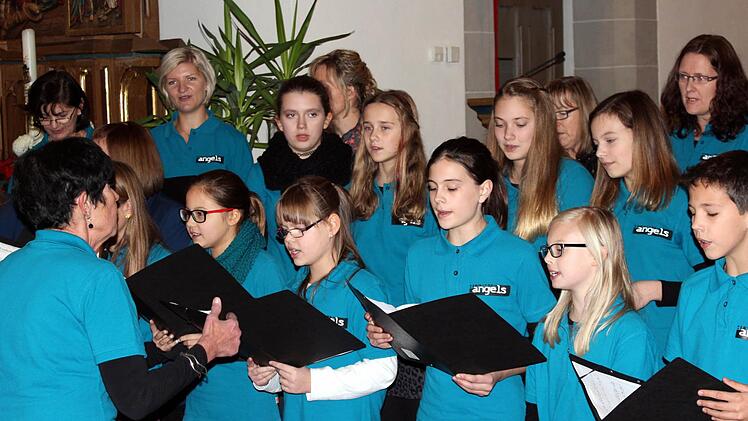 Der Chor der Angels überzeugte mit ihren Liedern. Foto: Franz Behrschmidt