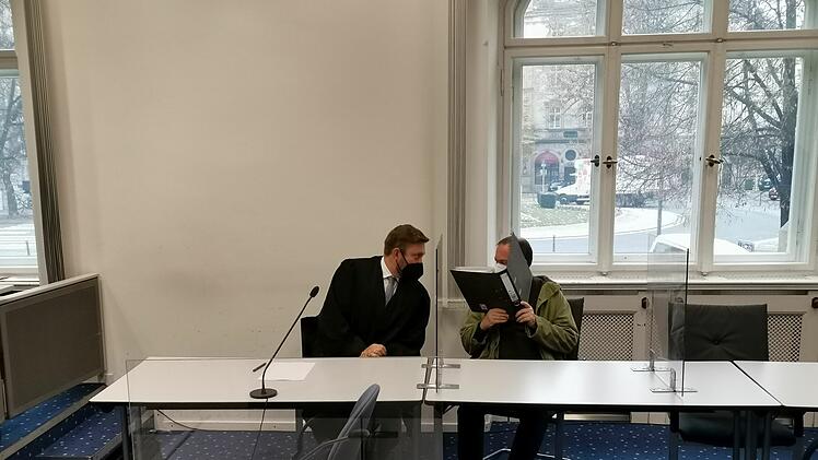 Kleinsendelbach: Eigenen Sohn (9) erw&uuml;rgt - Kindsm&ouml;rder nimmt Urteil regungslos zur Kenntnis