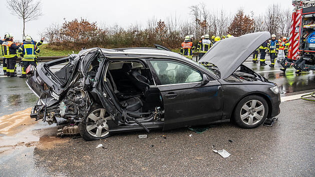 "Einsatzgeschehen, die man Gott sei Dank nicht allzu oft erlebt": Zw&ouml;lf zum Teil schwer Verletzte bei Unf&auml;llen auf der A73