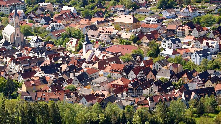 Am 14. Juli wird ganz Ebermannstadt zur Feier-Meile. Auf dem Marktplatz lockt der erste regionale Genußmarkt. Foto: Josef Hofbauer
