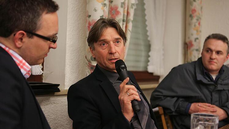 Richard Wagner berichtet über die Vorzüge des Kindergartens in Willersdorf. Fotos: Barbara Herbst