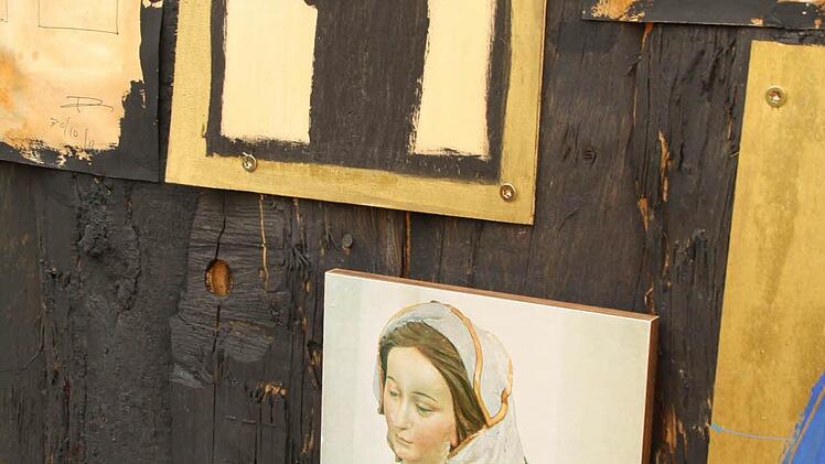 Votivbilder an der Madonnen-Anlage. Foto: Paul Ziegler