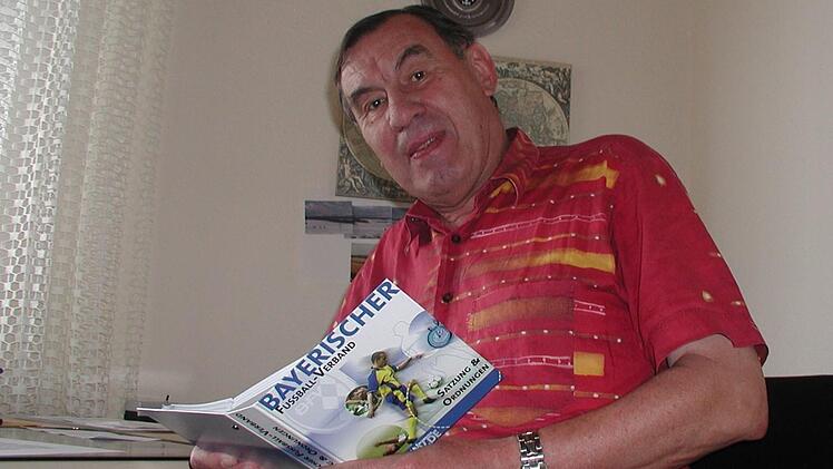 Rudolf Ressel hört als Sportrichter im Fußballkreis Rhön auf. Sein Nachfolger heißt Manfred Schneider.Oliver Schikora