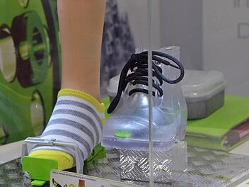 Das Fuß- und Schuhmessgerät von Nicole Oberhofer auf der Erfindermesse Foto: Nikolas Pelke