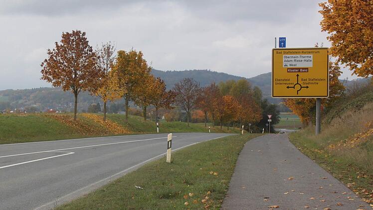 Eine Überlegung, die während der Fortschreibung des Flächennutzungsplans angesprochen wurde, ist zunächst vom Tisch: Die Räte lehnten es ab, jenseits des Staffelsteiner Frankenrings (im Bild auf der linken Seite) eine Gewerbefläche vorzusehen. Foto: Matthias Einwag