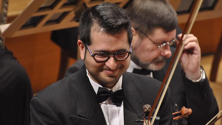 Für den musikalischen Leiter des Kurorchesters Bad Kissingen, Burghard Toelke, war es eine besondere Freude, als der frühere Heldentenor die Bühne betrat.