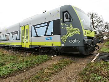 Damit die Züge im Wiesenttal schneller fahren können, müssten ungesicherte Bahnübergänge verschwinden.