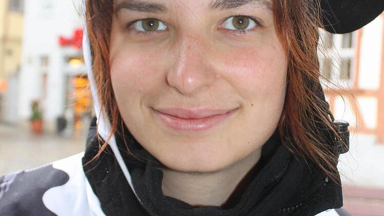 Larissa Bachmann, 23: "Viele Tiere werden nicht artgerecht gehalten und müssen sterben. Bei einer ökologischen Landwirtschaft haben sie genug Platz", sagt die junge Grüne. Seit sie zehn Jahre ist, isst sie kein Fleisch mehr. Seit anderthalb Jahren lebt sie vegan.