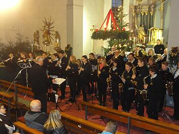 Ein Weihnachtskonzert gaben die Poppenrother Musikanten in der St- Ulrich-Kirche.  Foto: Wimmel