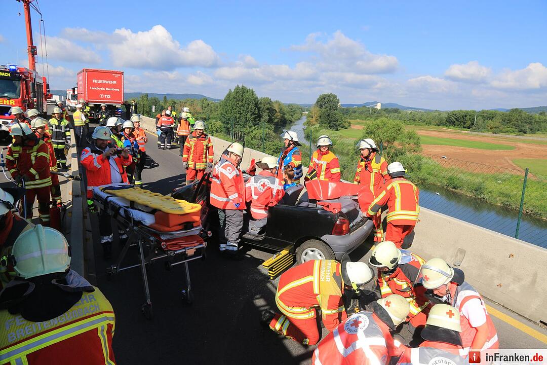 Großübung auf A73 bei Breitengüßbach
