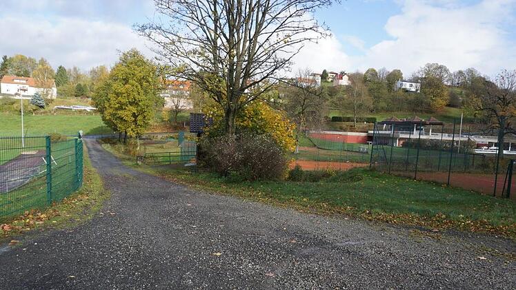 Hinter dem Gersfelder Sportplatz soll im Ehrengrund eine Skirollerbahn entstehen. Foto: Marion Eckert