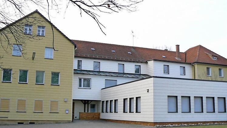 In die ehemalige Heimstatt der Diakonissen in Neuenmarkt werden wohl bald Asylbewerber einziehen. Foto: Archiv/Werner Reißaus