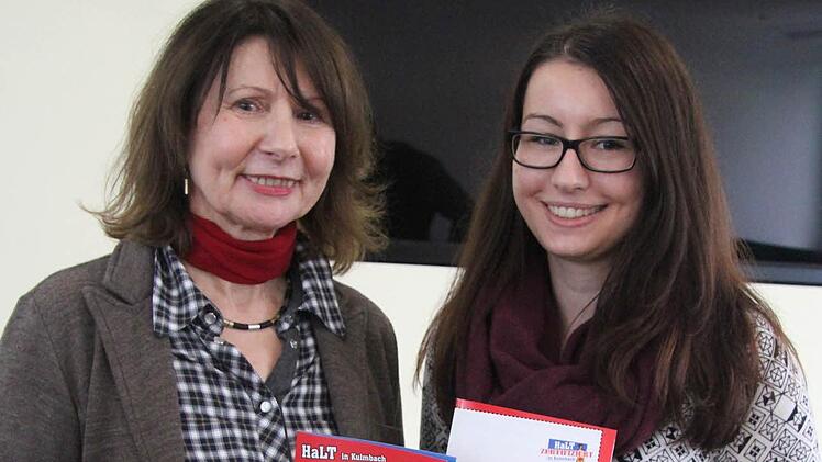 Elisabeth Reiser-Klötzer und Marina Paulini vom BRK haben die ersten Brückengespräche mit Jugendlichen, die wegen Alkoholvergiftung ins Klinikum Kulmbach eingeliefert worden sind, geführt. Foto: Sonja Adam