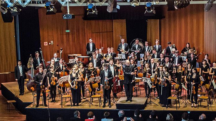 Ein Wiederhören mit dem Jugendsymphonieorchester Oberfranken gibt es am Ostersonntag im Coburger Kongresshaus.Foto: Archiv/Jochen Berger