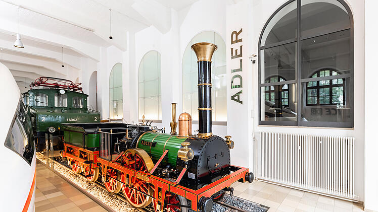 Im DB Museum N&uuml;rnberg ist der "Adler&ldquo; zu sehen, jene erste Dampflokomotive Deutschlands, die 1835 von N&uuml;rnberg nach F&uuml;rth fuhr.