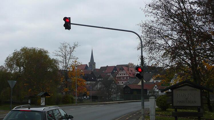 Binnen einer Stunde haben bei einer Polizeikontrolle vergangene Woche fünf Autofahrer das Rotlicht dieser Ampel ignoriert.  Fotos: Ramona Popp