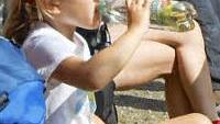 Nora, 5, hat sich die Pause verdienst.