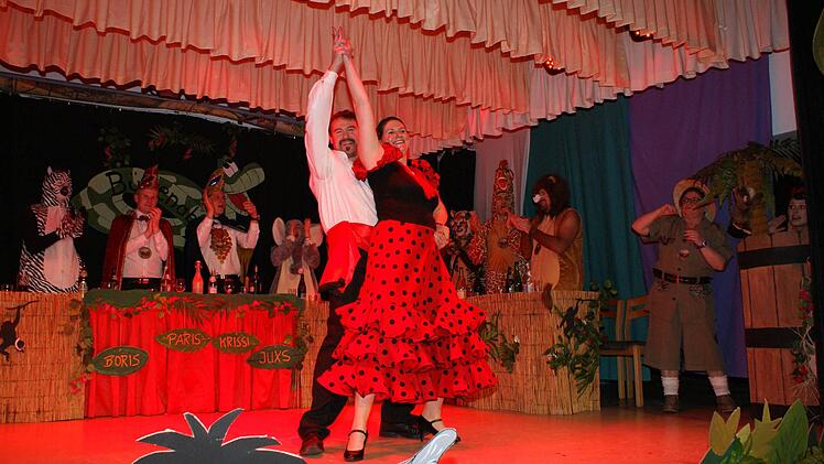 Familie Narr beim feurigen Flamenco (Sabine und Markus Narr)