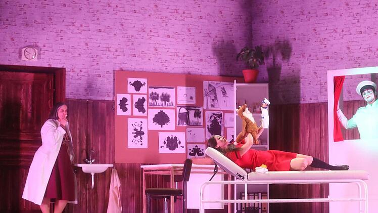 Szene aus Leos Janáceks Oper "Das schlaue Füchslein" am Landestheater Coburg. Foto: Henning Rosenbusch