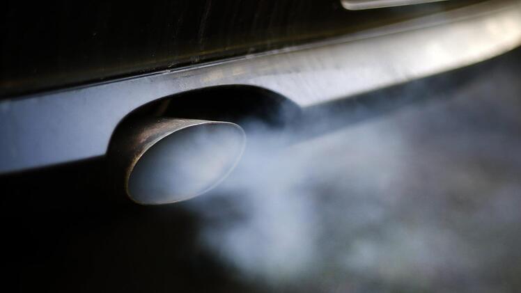 Dieselautos sind in der Diskussion. Aber kommt es beim Umweltschutz nicht vielmehr auf die Fahrweise an als auf den Brennstoff? Symbolfoto: Archiv/dpa