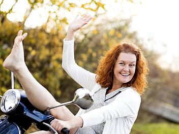 Die Kabarettistin Annette von Bamberg spricht bei ihrem Auftritt am 11. September im Wasserhaus über das Thema "Es gibt ein Leben über 50 - jedenfalls für Frauen". Karten gibt es im Vorverkauf. Foto: Jan-Phillipp Stehli