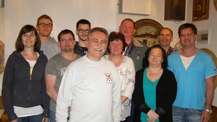 Die Schützen haben einen Vorstand gewählt (von links): Katharina Beck, Andreas Heil, Martin Müller, Dominik Müller, Richard Schipper, Sigrid Schroll, Bruno Bös, Alexandra Vogler, Günter Beck und Marco Albert-Vogler.  Foto: Wolfgang Saam