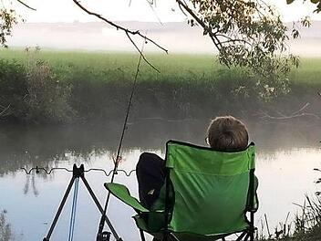 Anglergl&uuml;ck im Morgengrauen Foto: Peter Lorz
