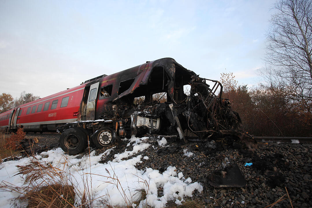 Tagbilder: Zugunglück in der Oberpfalz