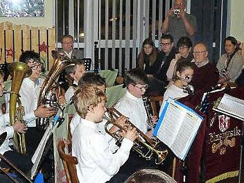 Die Untersteinacher Bläserklasse unter der Leitung von Andreas Zeitler. Foto: Klaus-Peter Wulf