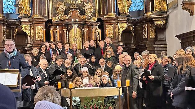 Die Hallstadter Chöre boten beim Adventskonzert ein abwechslungsreiches und besinnliches Programm.