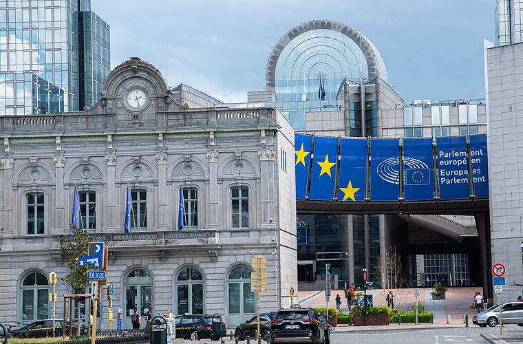 EU-Parlament stoppt Umsetzung von Zolldeal mit USA