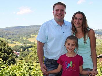 In der hessischen Rhön zuhause: Mike Richter lebt mit seiner Ehefrau Isabel und der sechsjährigen Tochter Laura in Oberzell. Foto: Ulrike Müller