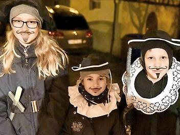 Jedes Jahr am 30. November ziehen in Königsberg die "Hätscherklooßen" von Haus zu Haus, um vor den Gefahren des Feuers zu warnen. Foto: Gerold Snater/Archiv