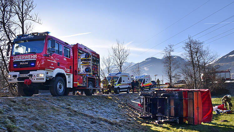 Zehn Urlauber aus Bayern bei Kutschunfall im Zillertal verletzt