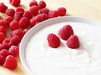 Der regelmäßige Verzehr von Joghurt reduziert das Risiko für Herzkrankheiten um 14 Prozent. Symbolfoto: pixabay/NeuPaddy
