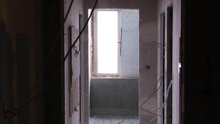 In der Villa Ross kommt derzeit der neue Fußboden in die erste Etage. Foto: Benedikt Borst