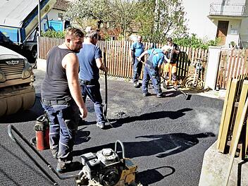 Es ist geschafft, ein Teilstück der Straße Schorgasttal wurde jetzt saniert. Foto: Werner Reißaus
