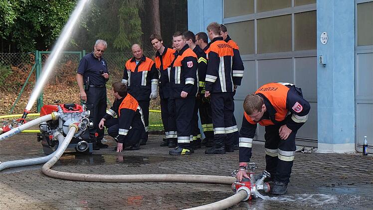 Maschinisten-Ausbildung des Kreisfeuerwehrverbandes im Atemschutzzentrum Oberthulba   Foto: Gerd Schaar