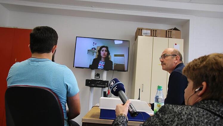 Eindrücke der nachgestellten telemedizinischen Sitzung. Foto: Ralf Ruppert