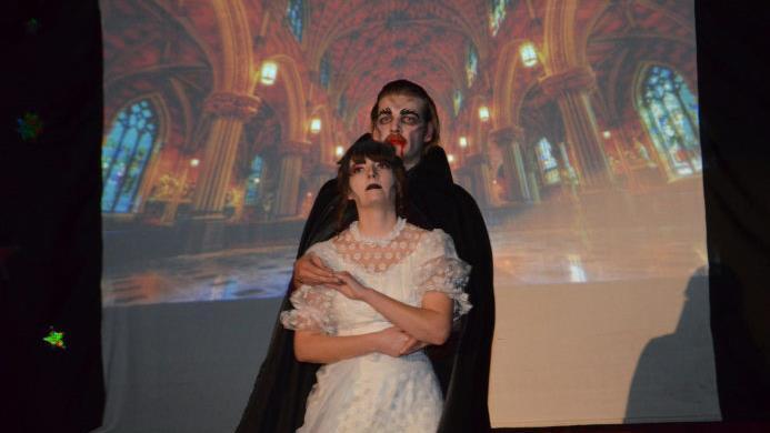 Lisa Duda und Bastian Konrad  im Tanz der Vampire.Andreas Lomb