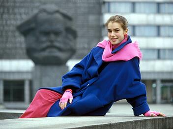 Katarina Witt - Eiskönigin zwischen Ost und West Sie holte Olympiagold, wurde zum Liebling der DDR-Oberen und auch im Westen gefeiert: Kati Witt, die Eiskönigin aus dem Osten. Wie gelang ihr der Spagat zwischen den beiden Welten?