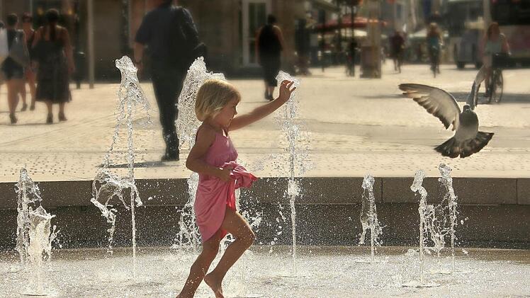 Preisträger im örtlichen Wettbewerb 2012: 1. Platz Auf Straßen, Gassen und Plätzen - Helmut Büchner "Wasserspaß"