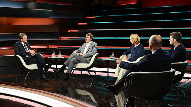 Bei "Markus Lanz" ging der ZDF-Moderator am Mittwochabend der Frage auf den Grund, was Krieg wirklich bedeutet.