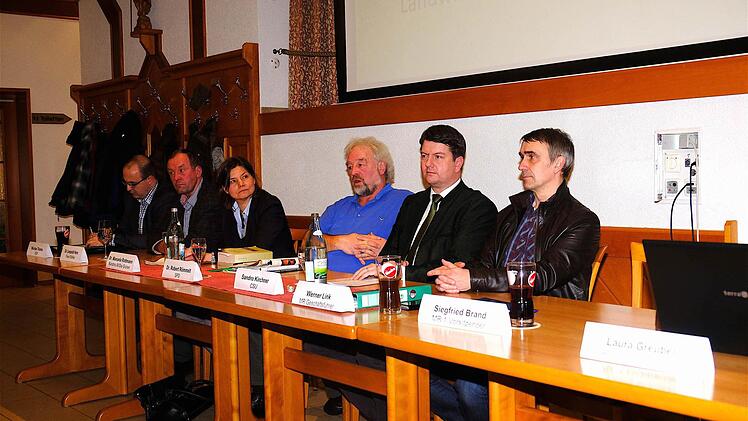 Nicolas Thoma (von links), Leopold Herz, Manuela Rottmann, Robert Römmelt und Sandro Kirchner und Werner Link, Geschäftsführer des Maschinenrings MSP.  Foto: Gerd Schaar