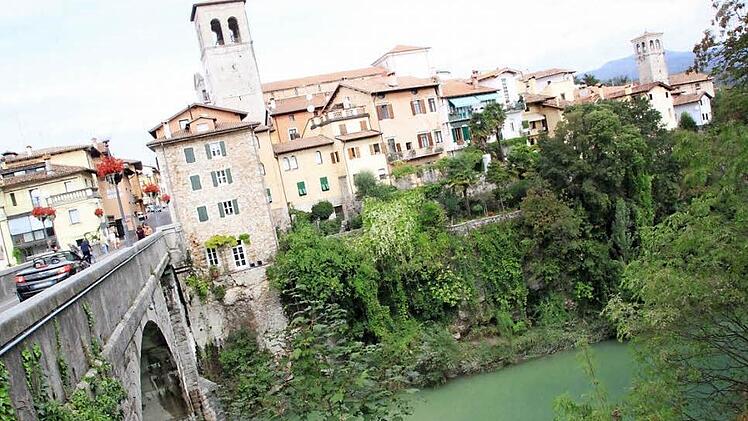 Die alte Langobardenstadt Cividale liegt mitten im einstigen Patriarchat Aquileia - in der italienischen Region Venetien-Friaul. Einst herrschten in dieser Gegend die Andechs-Meranier. Wäre das Geschlecht im 13. Jahrhundert nicht ausgestorben, vielleicht wäre das malerische Städtchen am Natisone mit seiner Teufelsbrücke heute ebenso wie Lichtenfels am Main ein Teil der Bundesrepublik Meranien... Fotos: Matthias Einwag